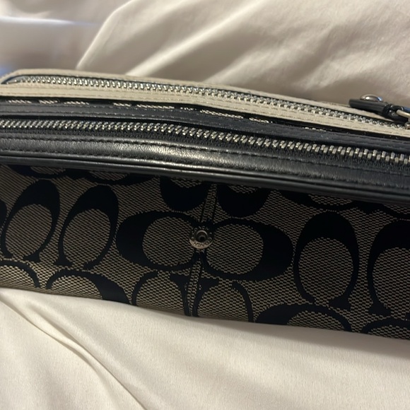 Coach Wallet - Picture 6 of 8